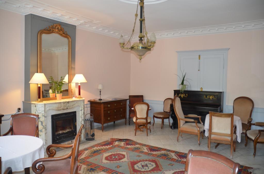 Hotel Et Studios D'Orfeuil بوربون ليه بان المظهر الخارجي الصورة